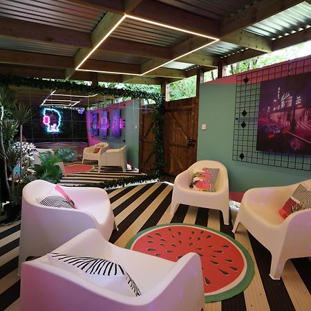Apartament Ammonite Glamping Pod & Hot Tub Hungerton Zewnętrze zdjęcie